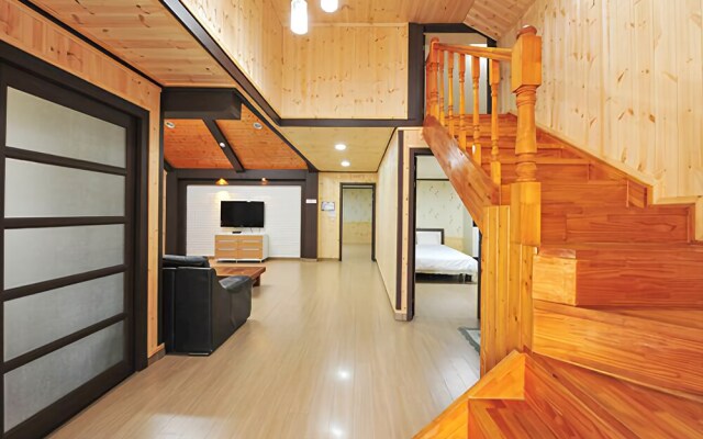 Gapyeong Mountain Cross Pension