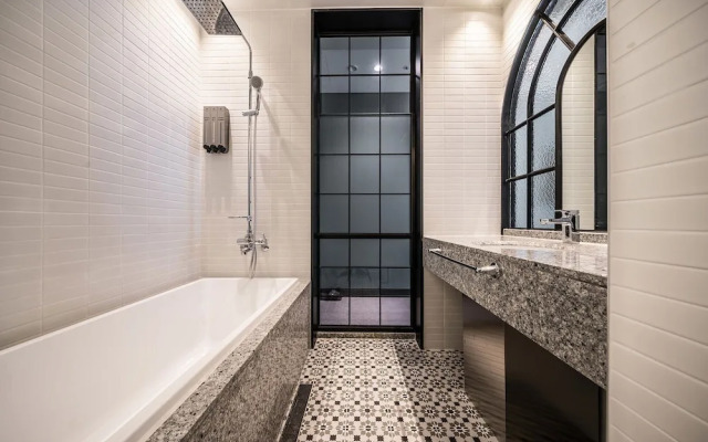 Hotel the Castle Sincheon