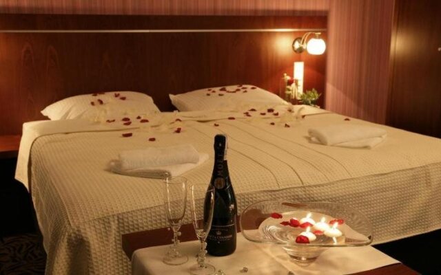 Hotel Azyl