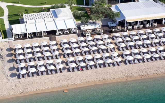 Lichnos Beach Hotel & Suites