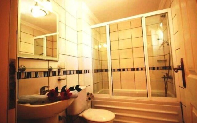Royal Heights Adabuku 3 Bedrooms Villa