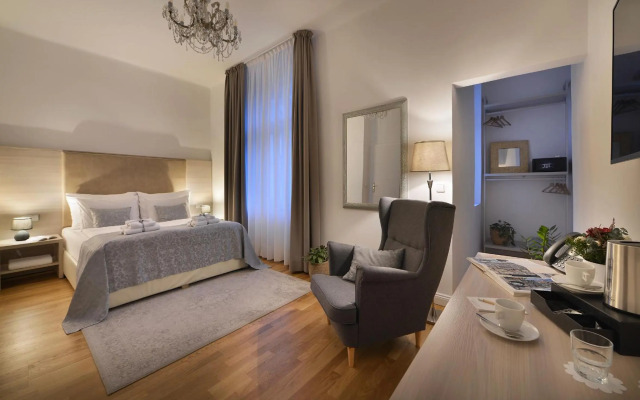 Old Town Residence by Little King