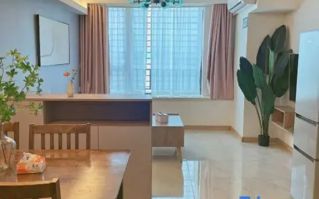 Holiday Sunshine Apartment
