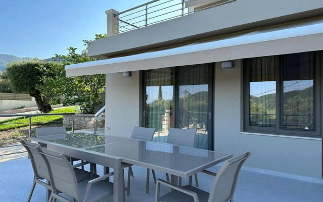 Elpida Luxury Apartments & Suites