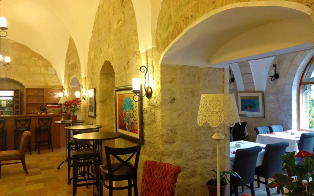 St. George’s Cathedral Pilgrim Guesthouse – Jerusalem