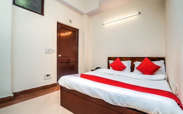 OYO 14993 Rp Palace
