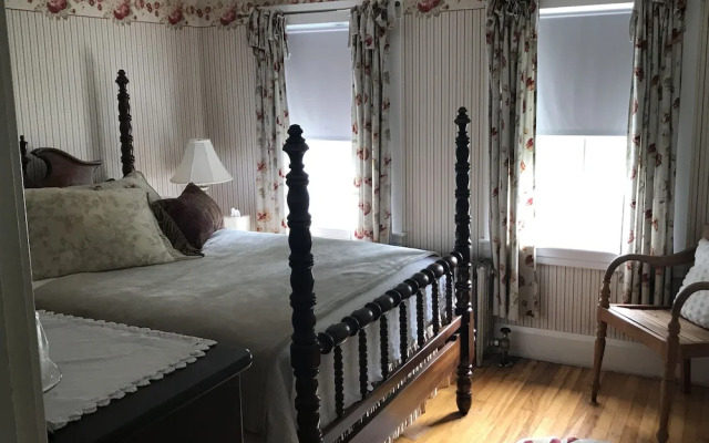 Monadnock Inn