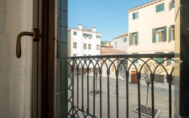 Accademia Charm Apartments