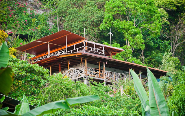 The Lookout Inn Lodge