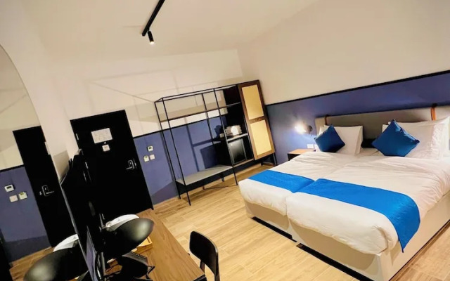 South32 Hotel