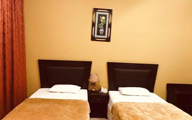 Al Amwaj Hotel