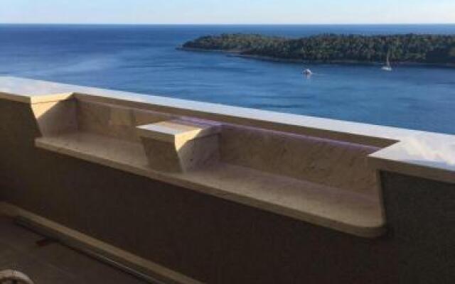 Apartment Zlatni Potok - View of the Old Town & Free Parking & 15 Minute Walk to the Center