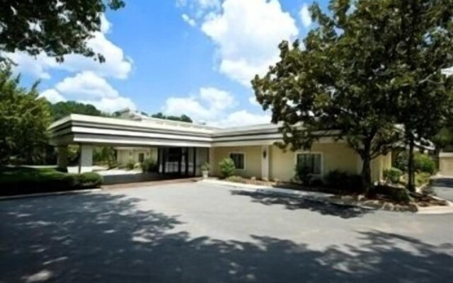 Budgetel Inn & Suites Atlanta