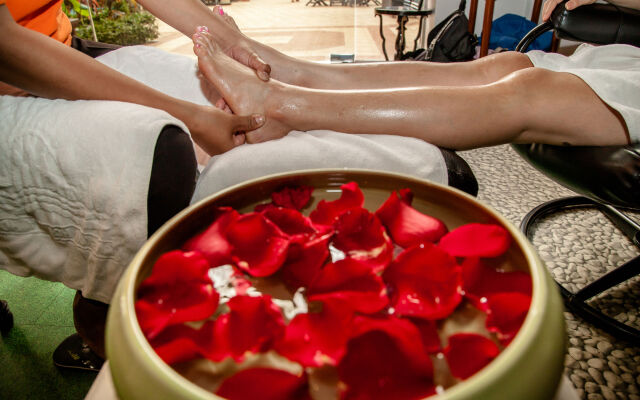 Angkor Holiday Hotel