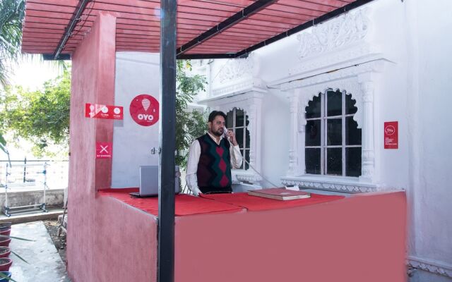 OYO 10704 Hotel Lake Haveli