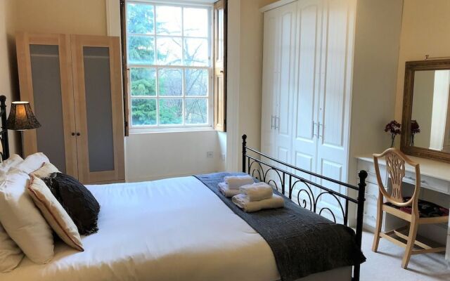 Crown Circus Apartment