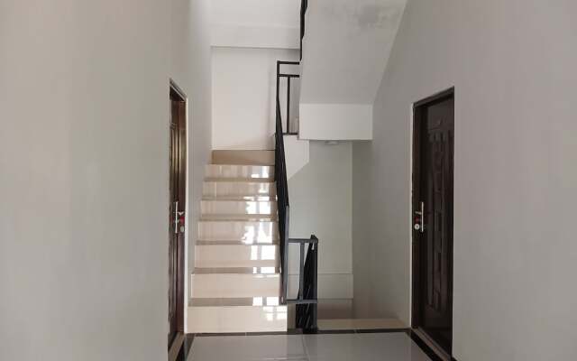 Super OYO 93085 Homy Stay Syariah