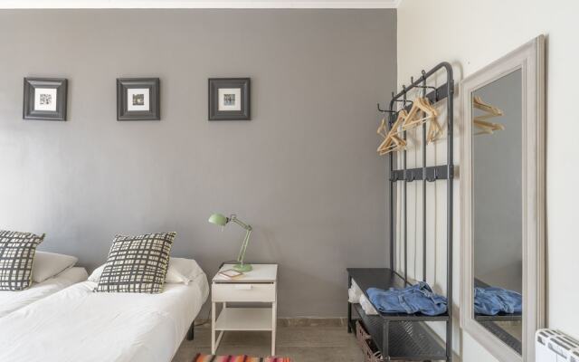 Lovely and Central 4 BR Apartment