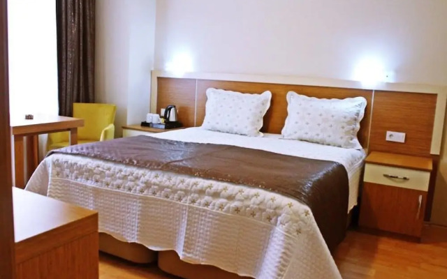 EMSA Palace Hotel