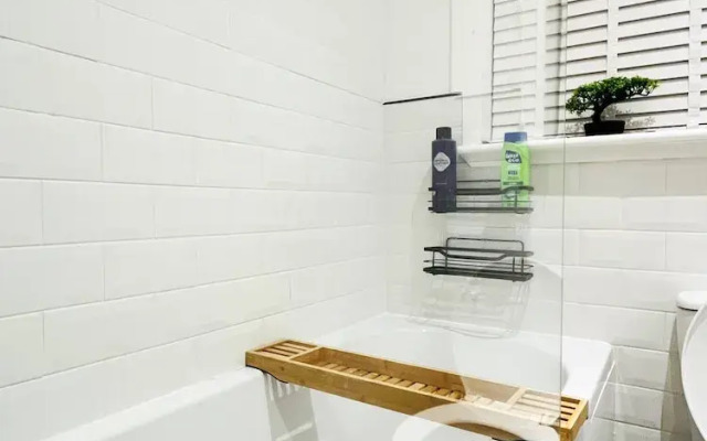 Luxury Entire Holiday Apartment - Self Checkin & Checkout