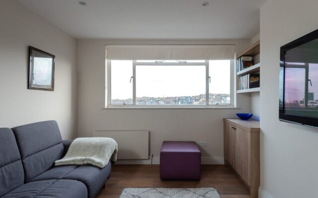 Modern 2 Bedroom Apartment, Wandsworth Town