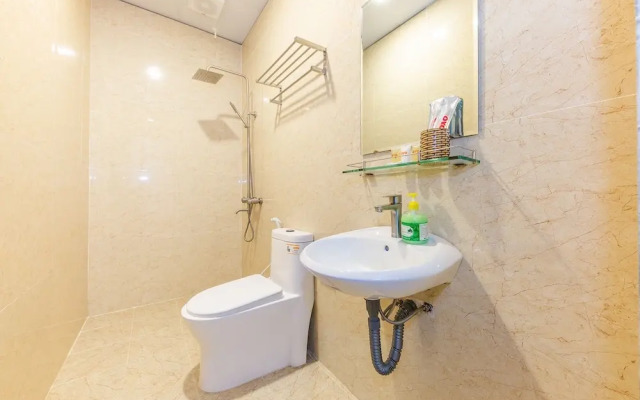 Hotel Huong Moc by OYO Rooms