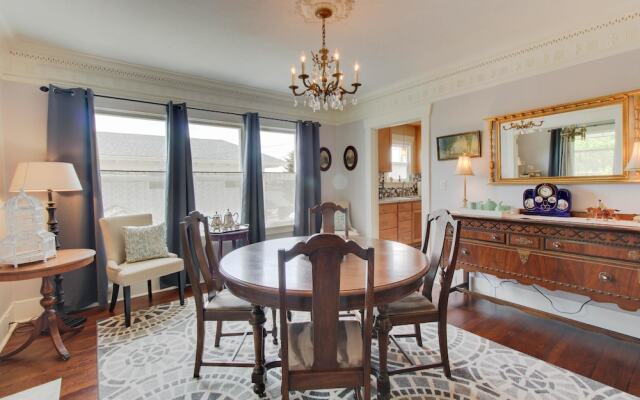 Goddess House on 6th