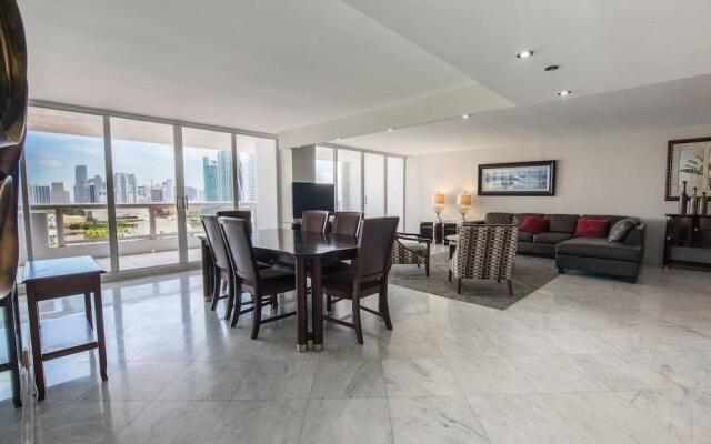 The Grand Condos by Edgewater One IR