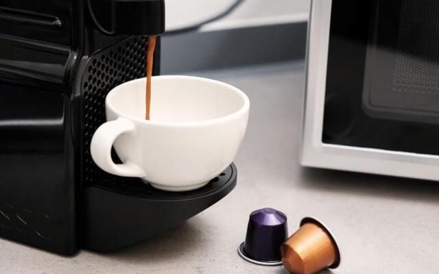 Studio04! - Long Term And Business Studio (Adults Only)