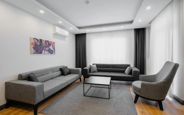 Stylish Flat w Balcony Near Lara Beach