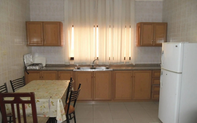 Al Bateel Hotel Apartments