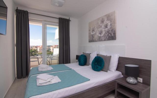 Apartments & Rooms Pool Villas Maris B