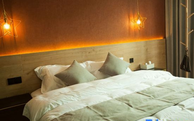 Weijia Hotel
