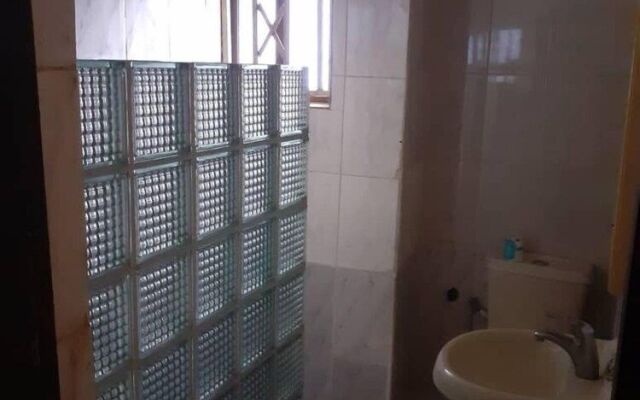Laropa Suites and Apartments