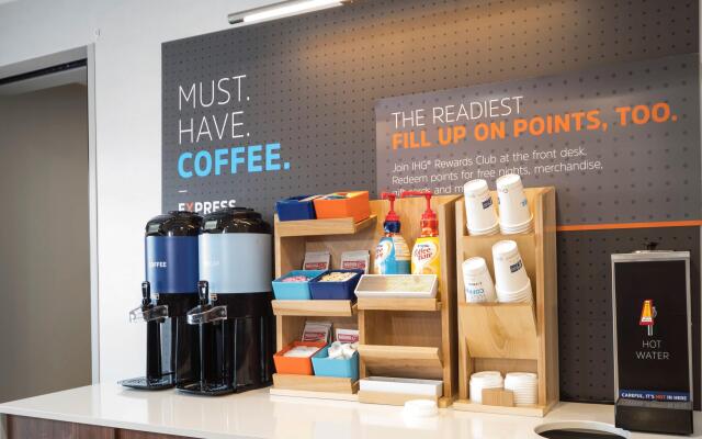 Holiday Inn Express & Suites Indianapolis Northwest by IHG