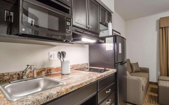 Suburban Extended Stay Hotel Estevan