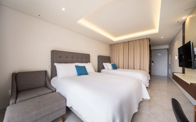 SweetMay Jeju Hotel