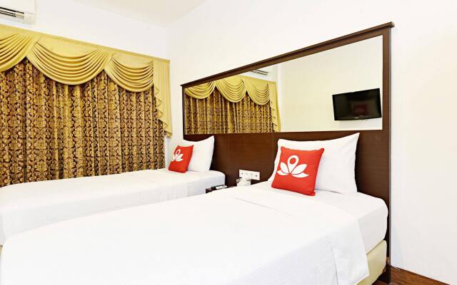 ZEN Rooms Sukaresmi Karang Setra