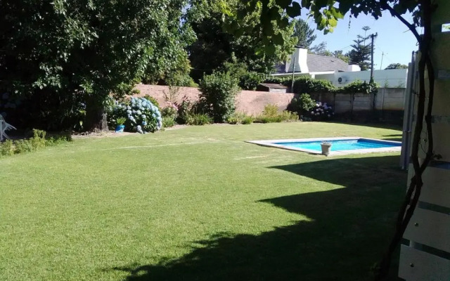 Dennecres 4 Guest House