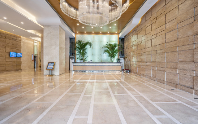 Guangzhou Pearl River International Hotel （Yijing Lu Metro Station）