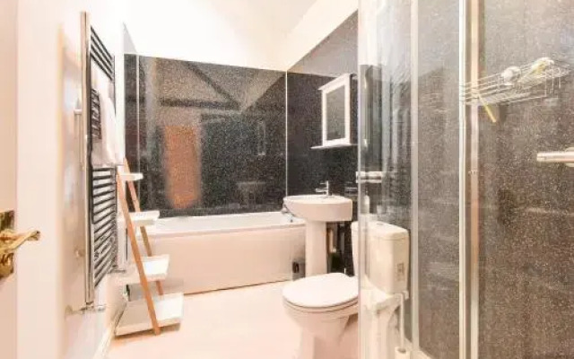 2 Ascot Mews - The Den York