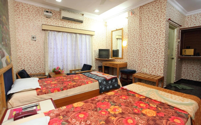 Trishul Hotel