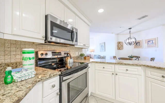 Westwinds 4779 - Flr9 - 2BR 2BA -