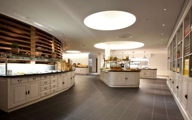 Hilton London Heathrow Airport Terminal 5