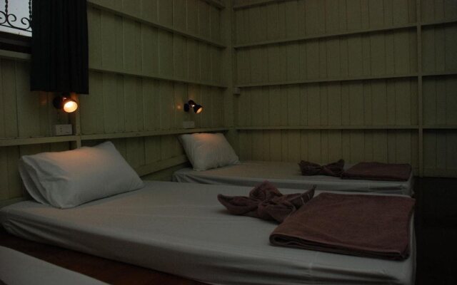 ME HUG Hostel&Restaurant