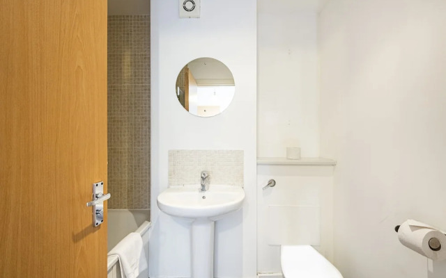 2 Bed Apartment Near Bow Road Station