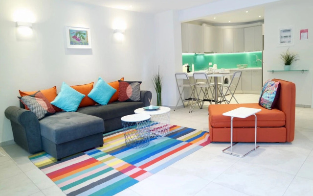 Hilton Hotel Area-Renovated Apt in Central Area