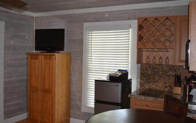 Seaport Inn