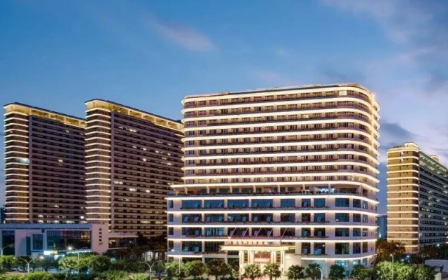 Vienna International Hotel (Sanya High-speed Railway Station)
