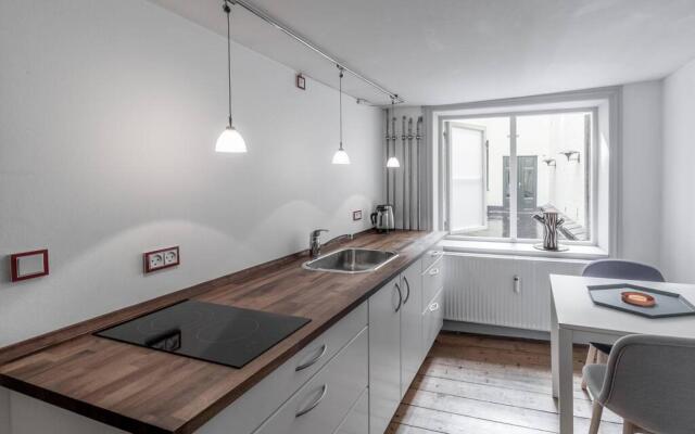 ★Apt. Centrum of CPH, 50M to Metro, w. Balcony!★
